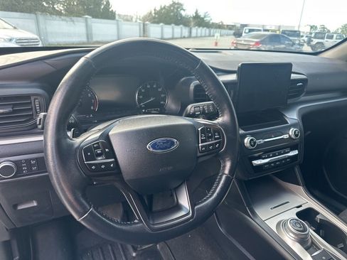 Used 2020 Ford Explorer XLT w/ Class III Trailer Tow Package image 14