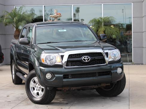 Used 2011 Toyota Tacoma 4x4 Double Cab image 2