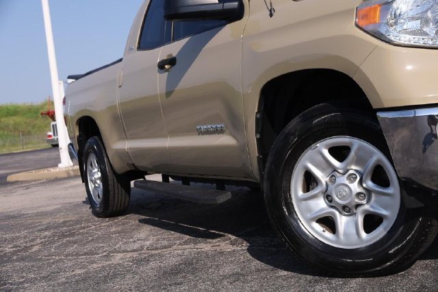 Used 2017 Toyota Tundra SR5 AWD/4WD image 3