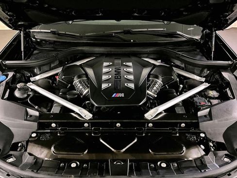 Certified 2025 BMW X7 M60i AWD/4WD image 29