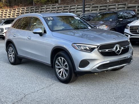 Certified 2025 Mercedes-Benz GLC 300 GLC 300 SUV image 4