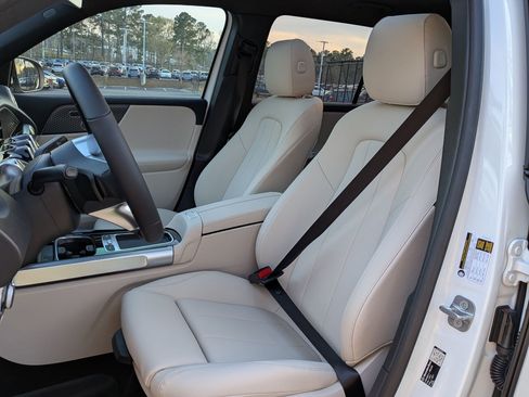 New 2026 Mercedes-Benz GLB 250 image 17