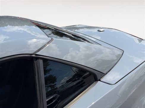 Used 2005 Cadillac XLR image 14