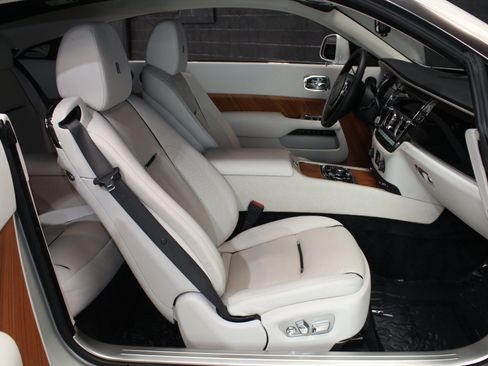 Used 2014 Rolls-Royce Wraith RWD image 56