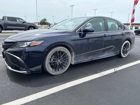 Used 2022 Toyota Camry XSE FWD image 3