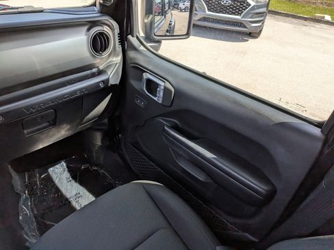Used 2020 Jeep Wrangler Unlimited Sport S AWD/4WD image 17
