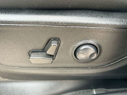 Used 2023 RAM 1500 Big Horn AWD/4WD image 12