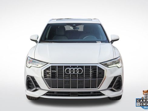 Used 2023 Audi Q3 2.0T Premium w/ Convenience Package image 2