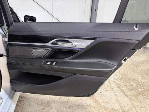 Used 2019 BMW 740i w/ M Sport Package image 36