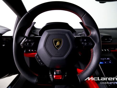 Used 2023 Lamborghini Huracan EVO image 14