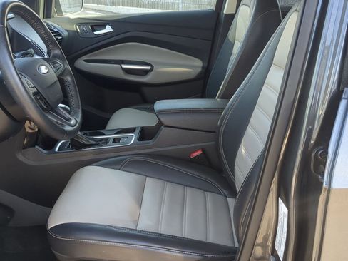 Used 2019 Ford Escape SEL image 21