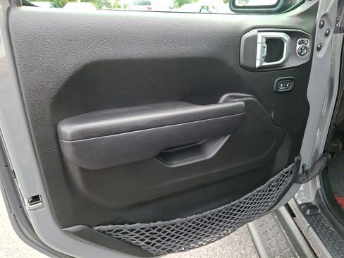 Used 2022 Jeep Wrangler Unlimited Rubicon image 12