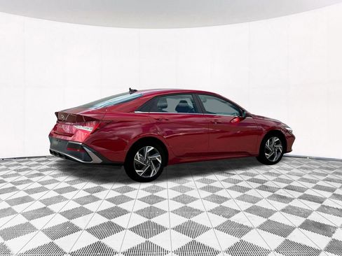 New 2025 Hyundai Elantra SEL image 13