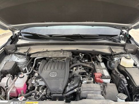 Used 2025 Toyota Grand Highlander AWD image 32