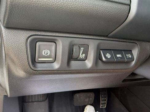 Used 2023 GMC Acadia AT4 w/ Technology Package AWD/4WD image 32