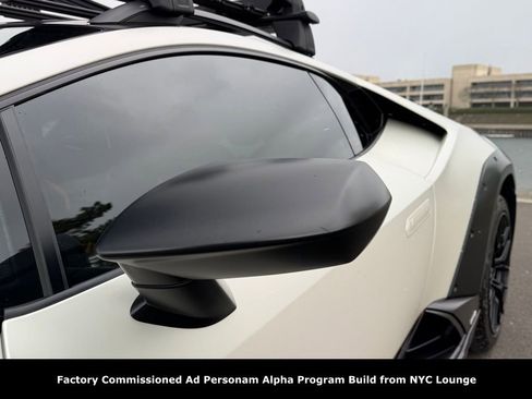 Used 2024 Lamborghini Huracan Sterrato image 16