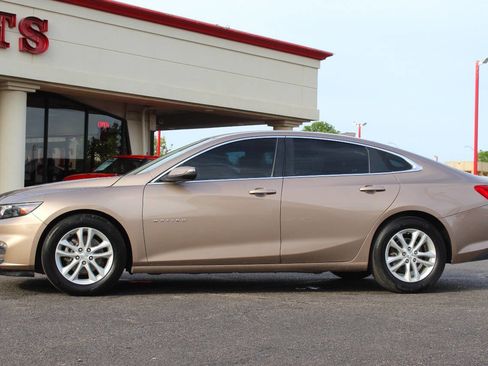 Used 2018 Chevrolet Malibu LT FWD image 6