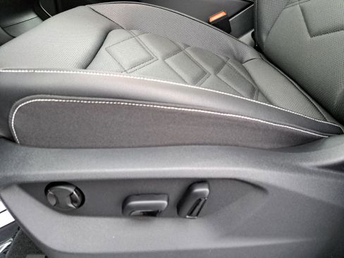 New 2026 Volkswagen Atlas SE image 28