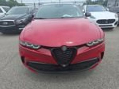 Used 2024 Alfa Romeo Tonale Veloce w/ Active Assist Package AWD/4WD image 2