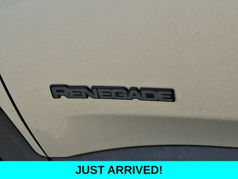 Used 2017 Jeep Renegade Altitude AWD/4WD image 30