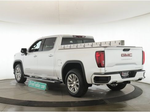 Used 2022 GMC Sierra 1500 Denali image 8