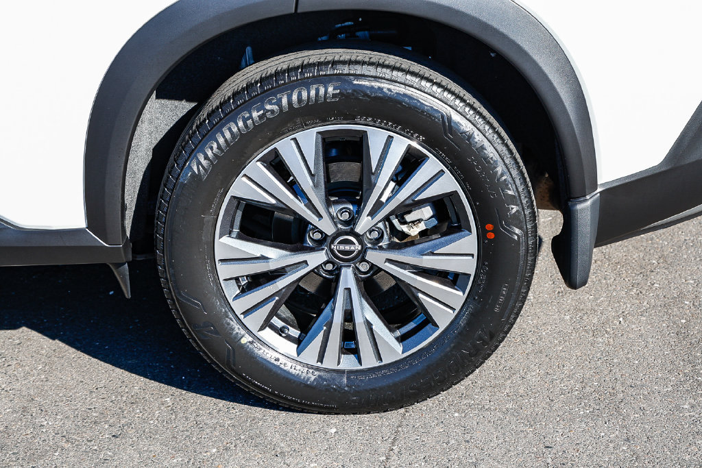 Used 2023 Nissan Rogue SV FWD image 15