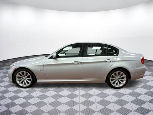 Used 2011 BMW 328i xDrive Sedan image 2