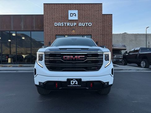 Used 2022 GMC Sierra 1500 AT4 w/ AT4 Premium Package image 2