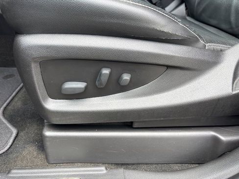 Used 2018 Chevrolet Suburban Premier AWD/4WD image 28