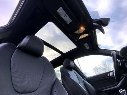 Used 2022 BMW X5 xDrive40i w/ Premium Package image 14