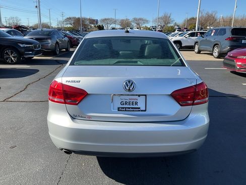 Used 2014 Volkswagen Passat 2.5 SE image 16