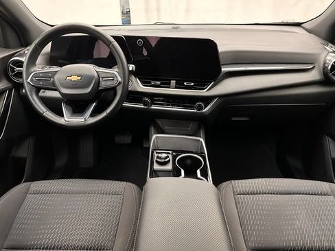 Used 2026 Chevrolet Equinox LT AWD/4WD image 7