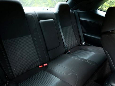 Used 2015 Dodge Challenger R/T w/ Quick Order Package 22B R/T image 12