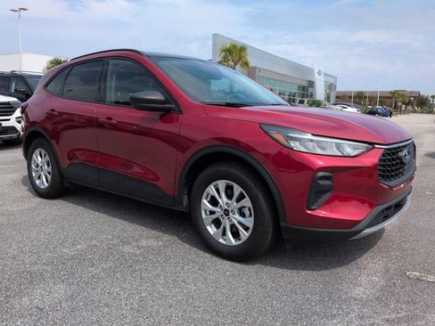 Used 2025 Ford Escape Active FWD image 2