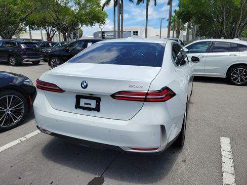 Used 2024 BMW 530i w/ Convenience Package RWD image 14
