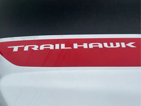 Used 2022 Jeep Grand Cherokee Trailhawk image 13