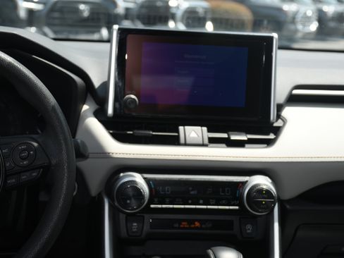 Used 2024 Toyota RAV4 XLE w/ Convenience Package FWD image 16
