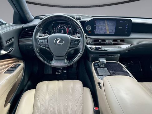 Used 2022 Lexus LS 500 w/ Interior Upgrade Package RWD image 20
