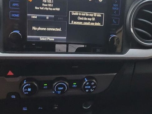 Used 2017 Toyota Tacoma SR5 image 20