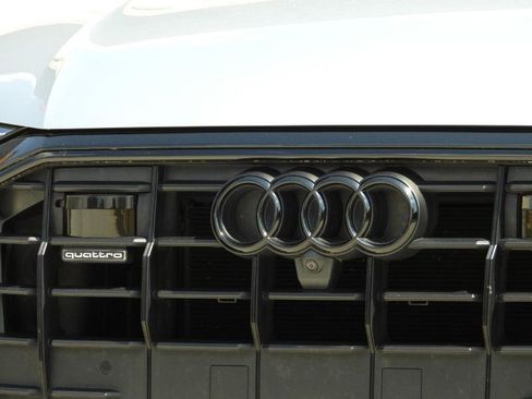 Used 2021 Audi Q8 Prestige image 4