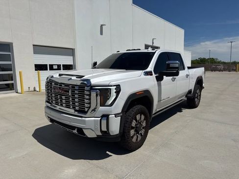 Used 2024 GMC Sierra 2500 Denali w/ Denali Reserve Package AWD/4WD image 7