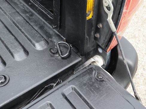 Used 2013 Toyota Tacoma 2WD Regular Cab image 9