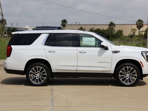 New 2026 GMC Yukon Denali w/ Denali Reserve Package image 4