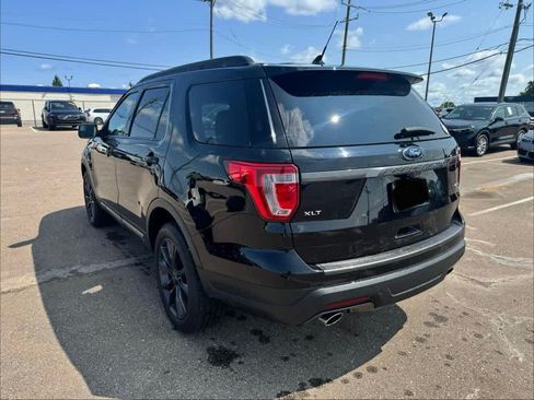 Used 2018 Ford Explorer XLT w/ Equipment Group 202A AWD/4WD image 7