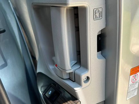 Used 2015 Toyota Sienna XLE w/ XLE Navigation Package FWD image 43