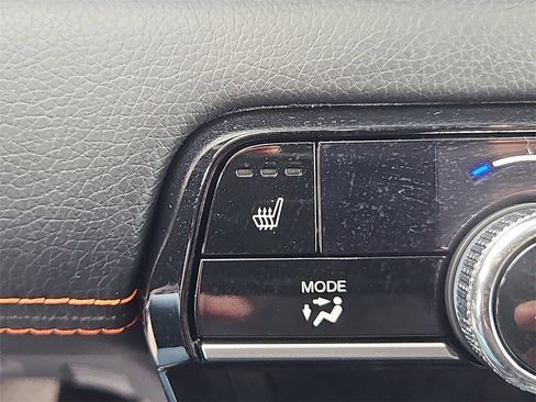 Used 2025 Honda Pilot Sport image 17