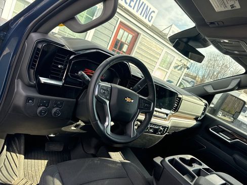 Used 2025 Chevrolet Silverado 2500 LT image 19