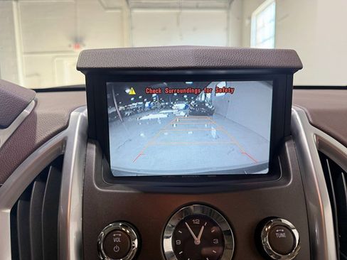 Used 2010 Cadillac SRX Luxury image 18