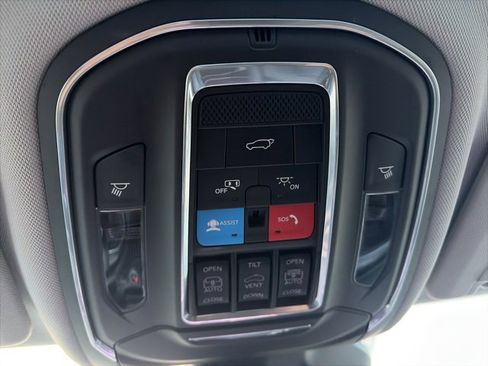 Used 2022 Jeep Grand Cherokee L Limited image 25