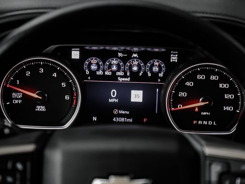 Used 2019 Chevrolet Silverado 1500 High Country w/ Technology Package image 27